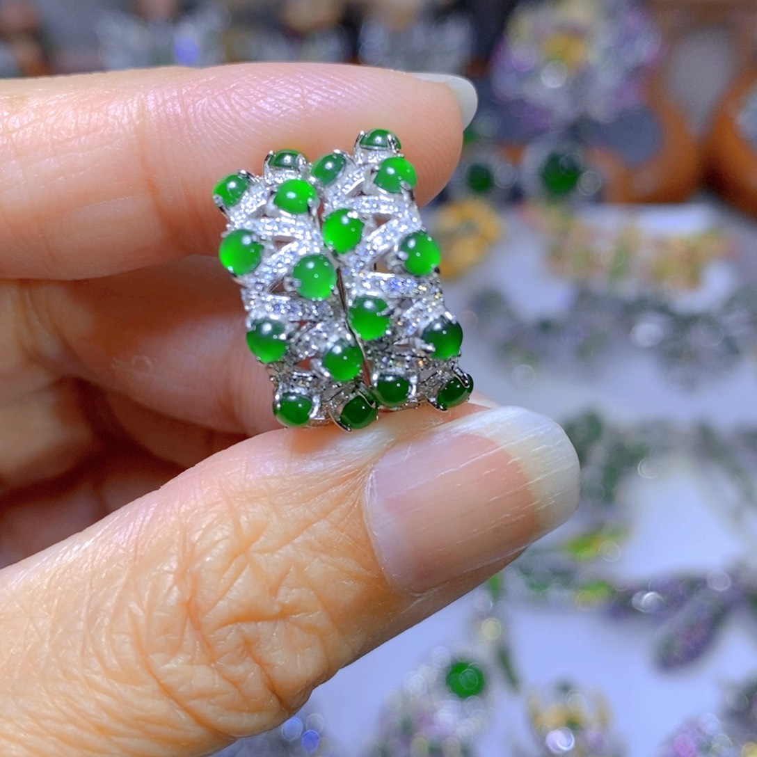 翡翠颈饰银S925镶嵌天然翡翠