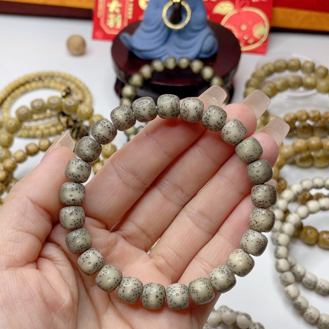 星月菩提吊坠石玉料冰糖小细星卡9