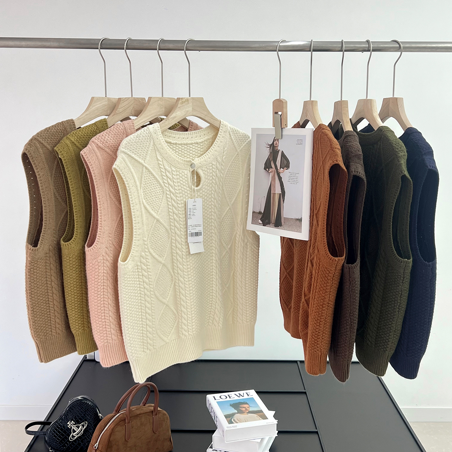 人气爆款！多色可选 简约气质 单扣镂空设计感叠穿针织马甲女