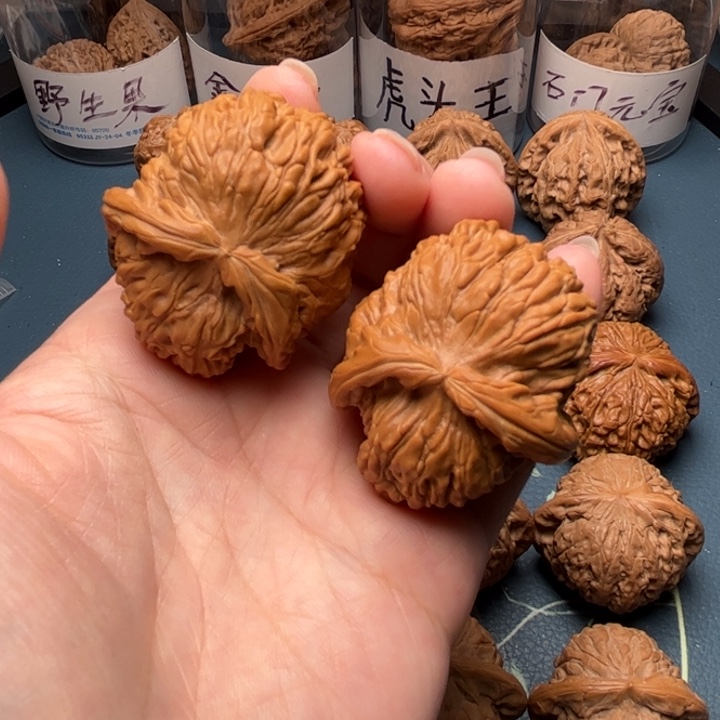 文玩核桃把件45白狮子异型