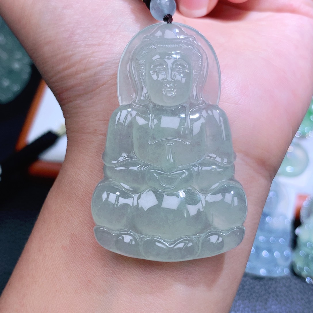 翡翠未镶嵌颈饰观音