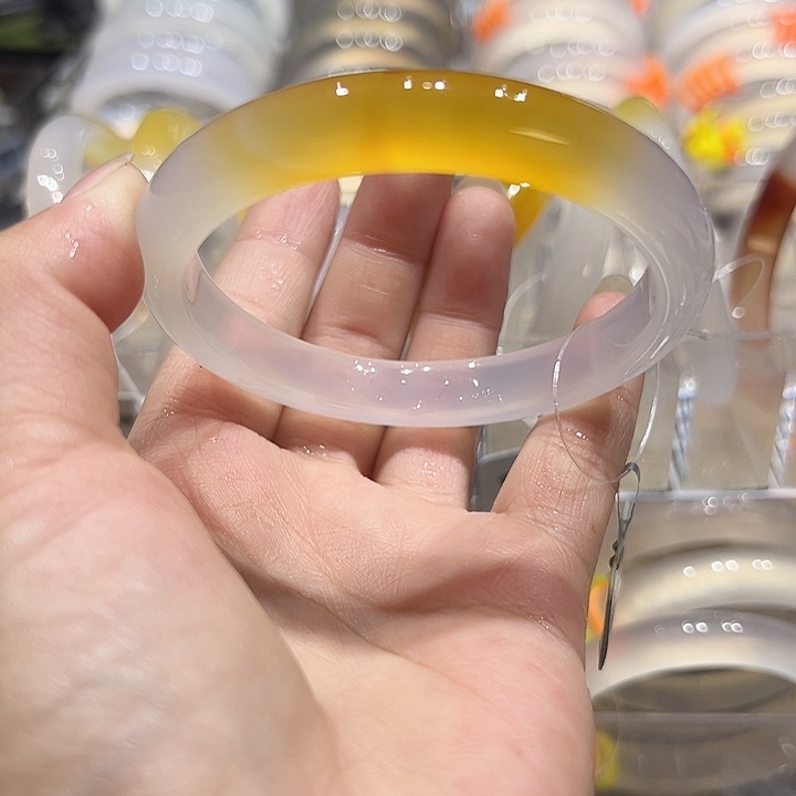 大***啊玛瑙/玉髓手镯未镶嵌