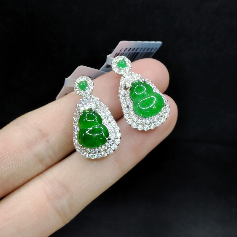 【老三珠宝】翡翠葫芦吊坠赠链W8【多样性发其一】约11-9-4mm