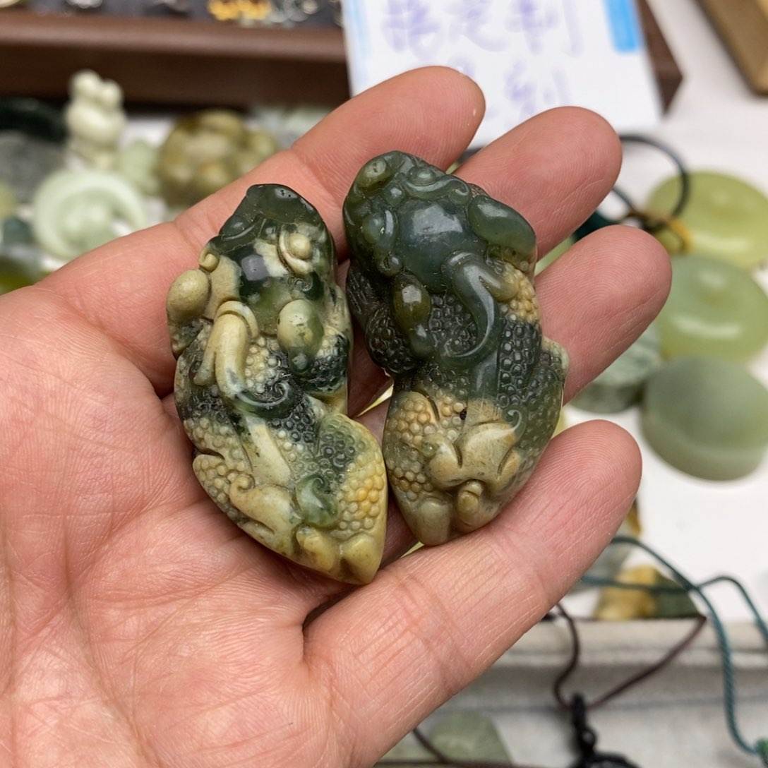 岫玉纯天然岫玉挂件戒指默认微瑕未镶嵌