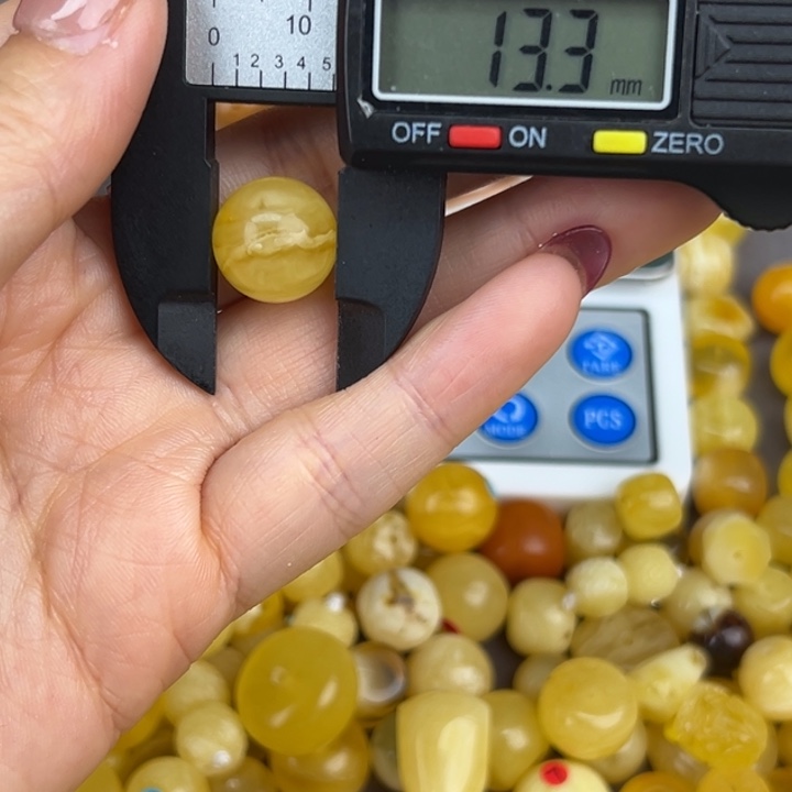 琥珀裸石未镶嵌微瑕179