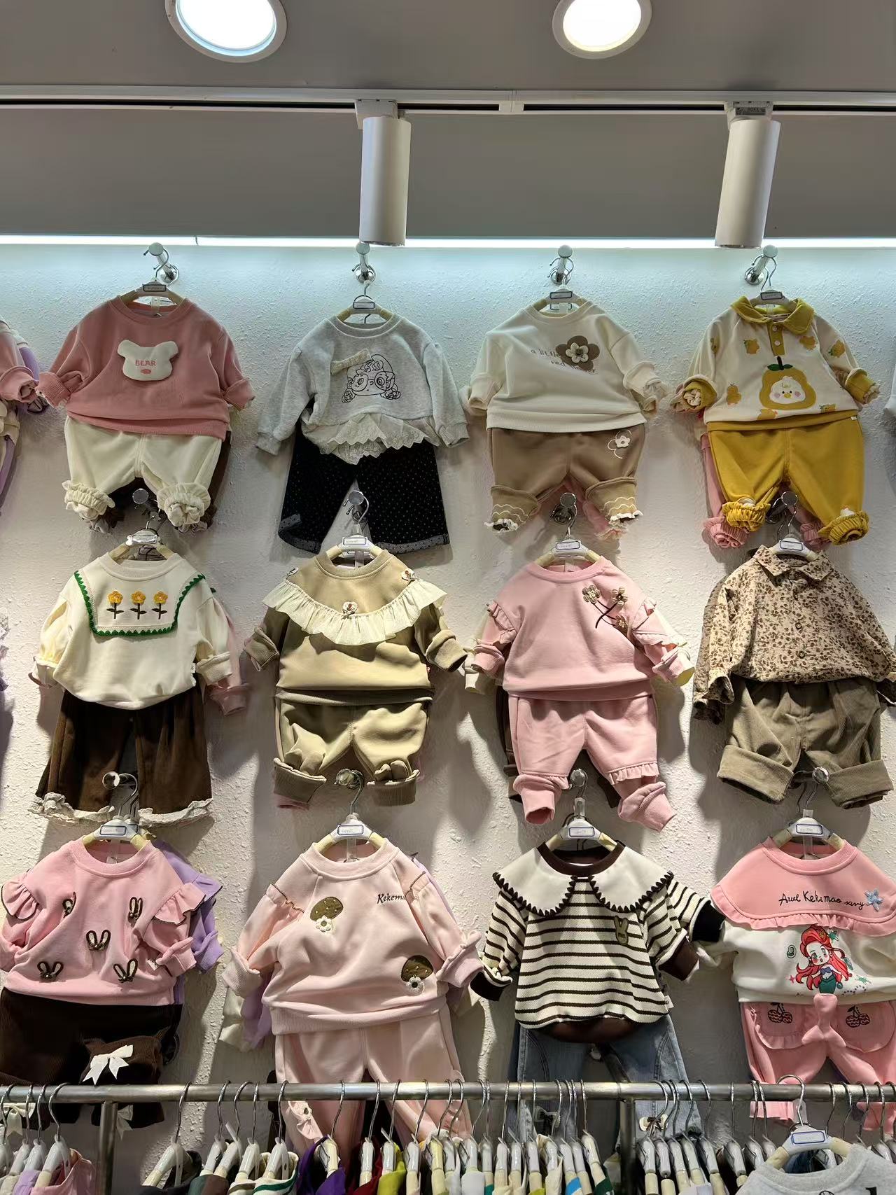 童装套装 拿货粉丝群领编码 三件套 两件套