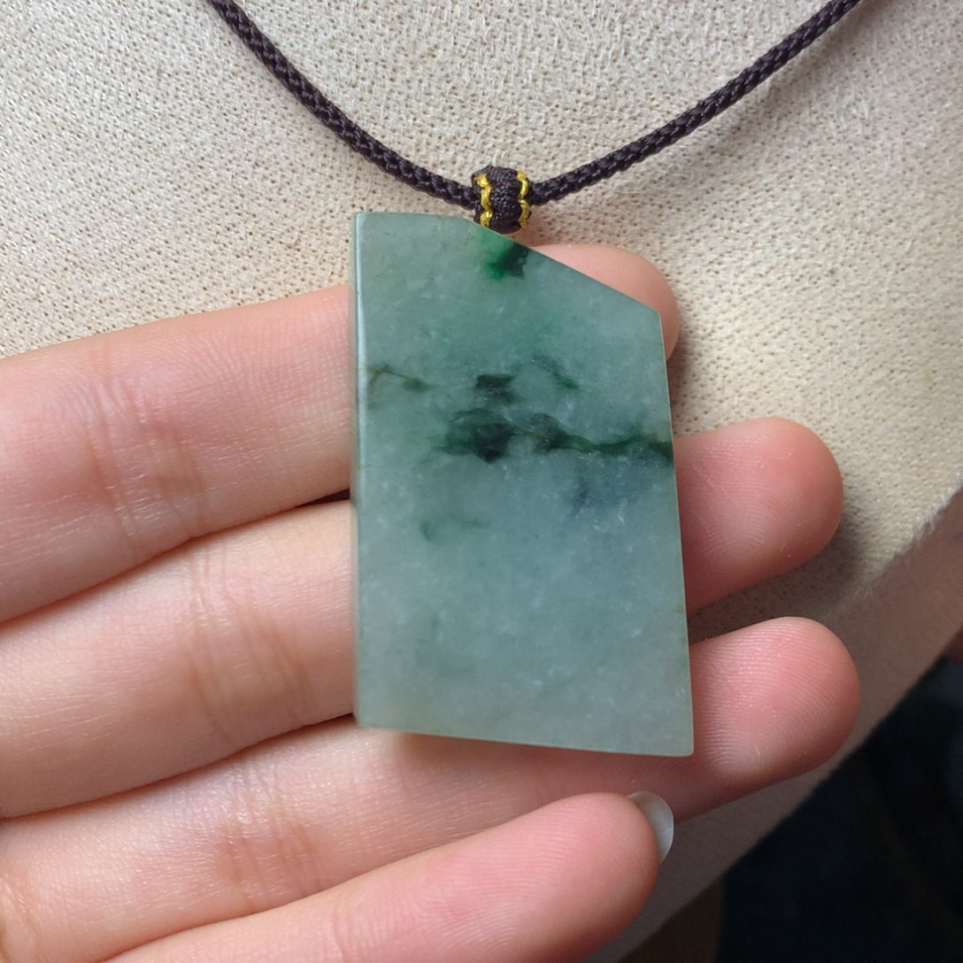 翡翠颈饰未镶嵌吊坠