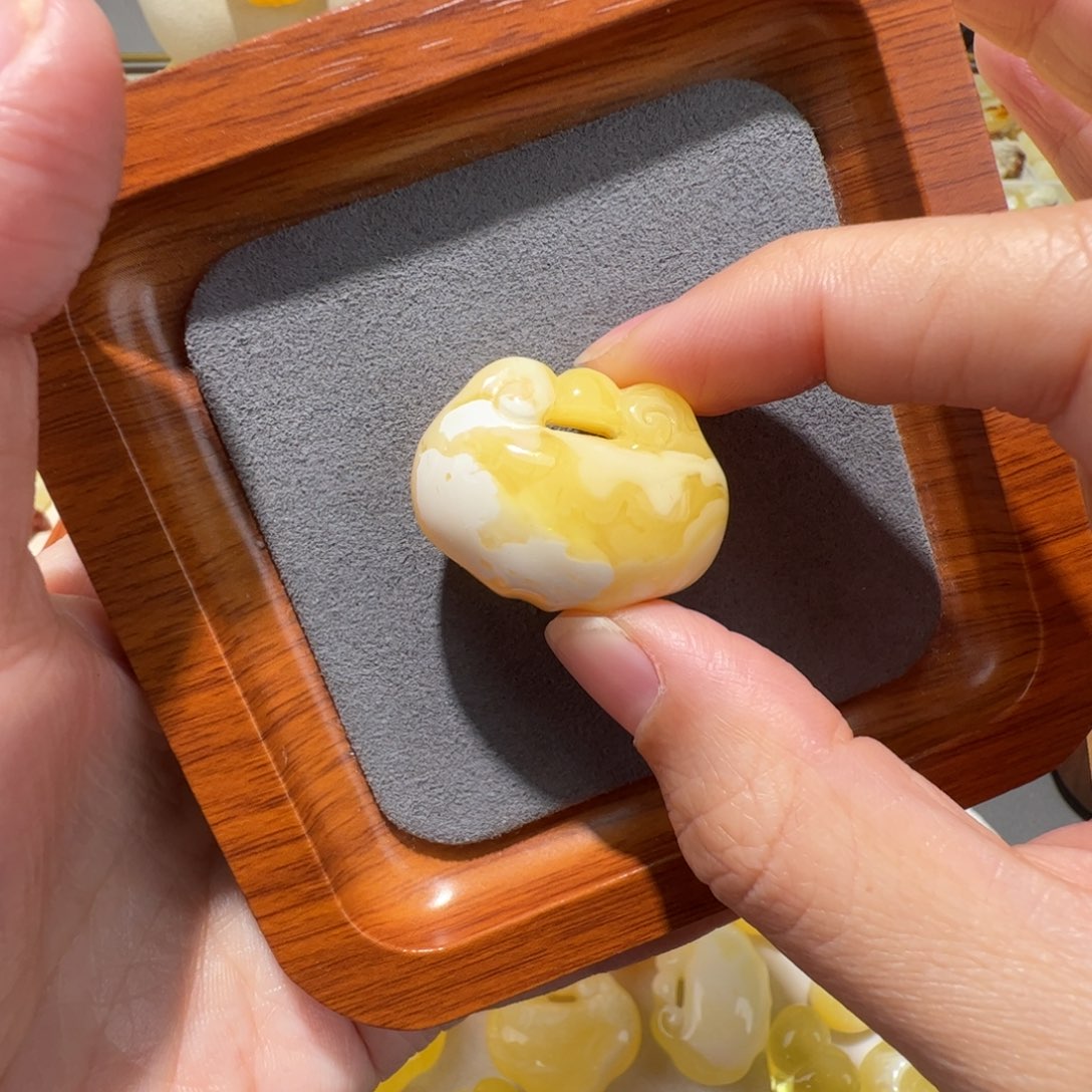 琥珀未镶嵌裸石蜜蜡