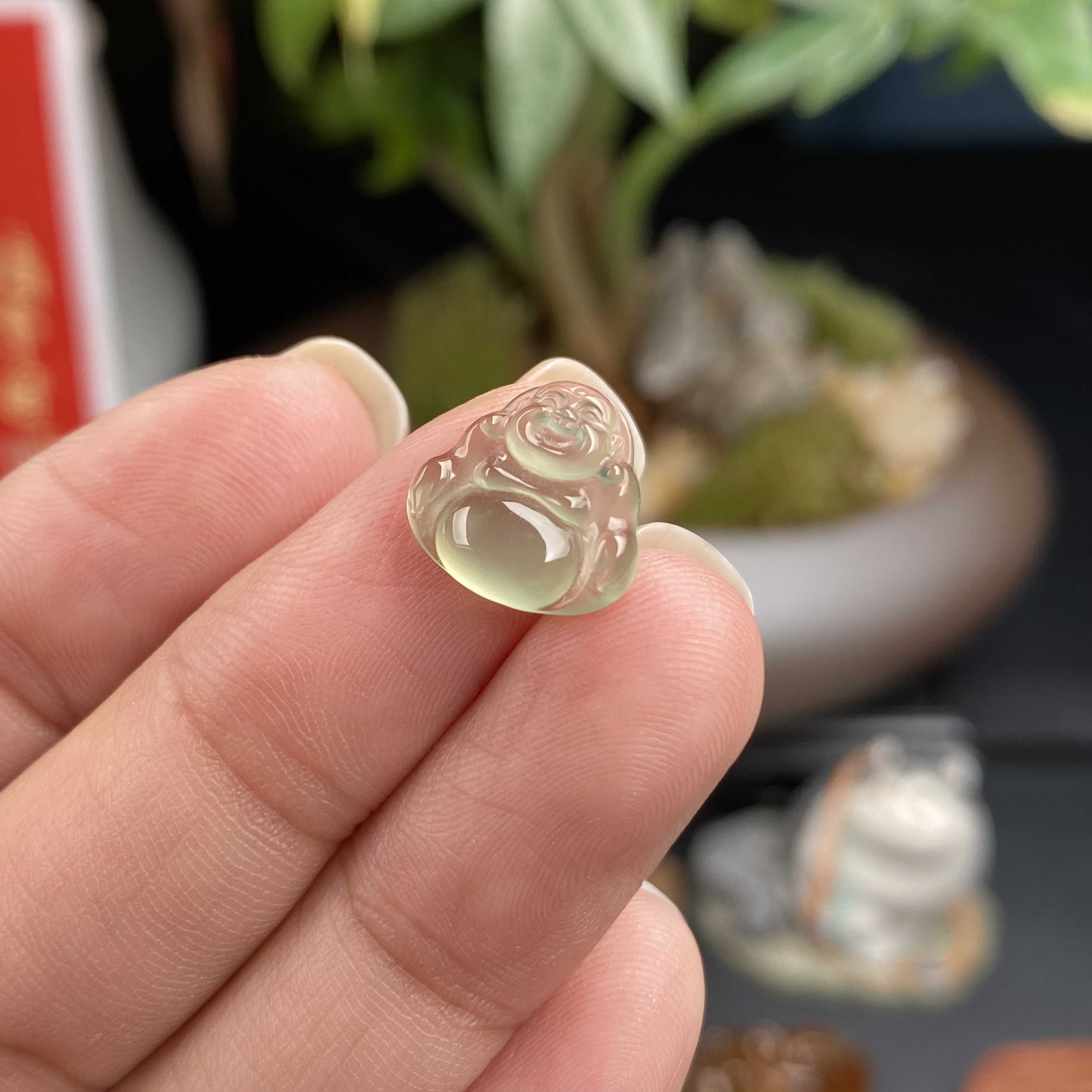 缅甸天然翡翠高冰小佛