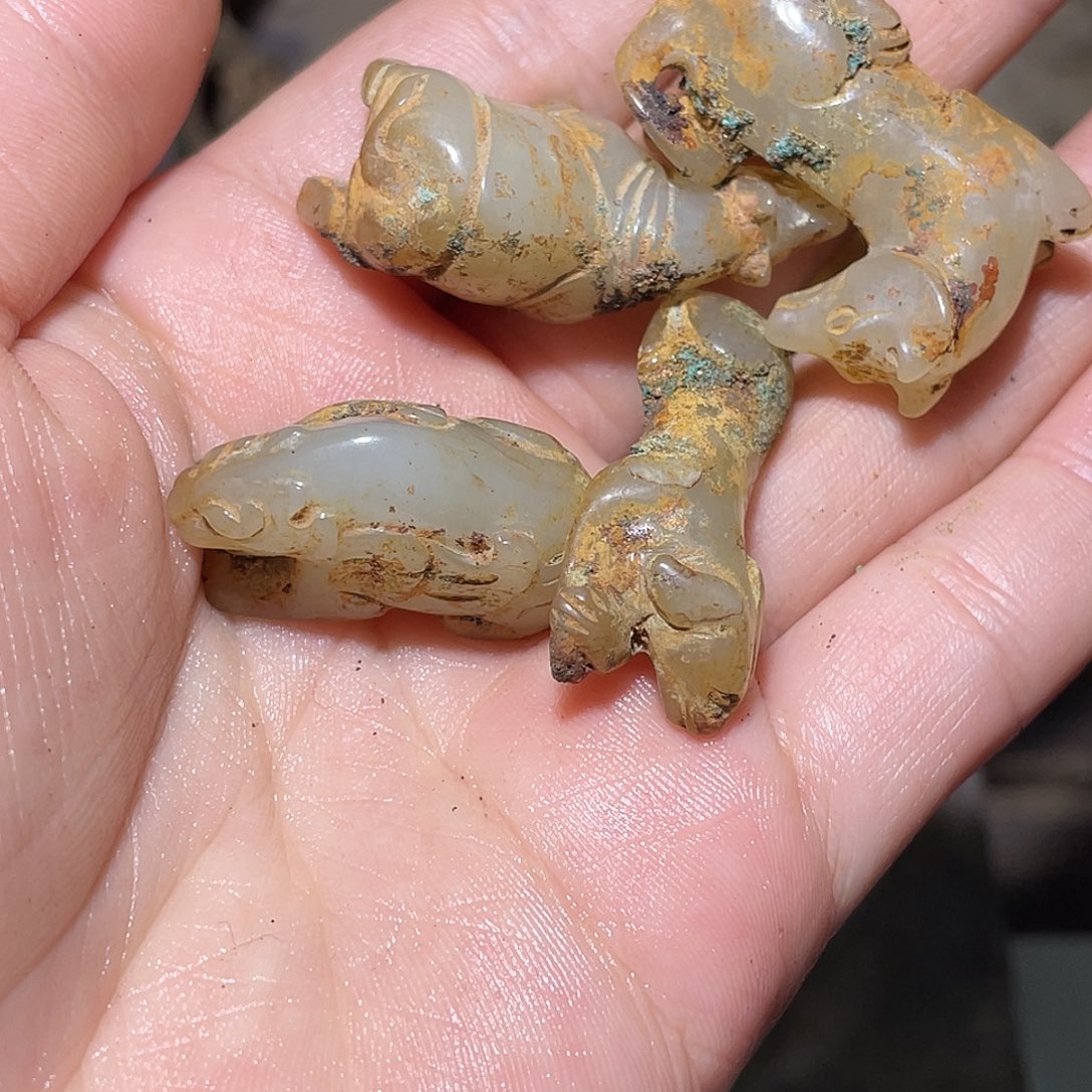 祁***山和田玉（糖玉）未镶嵌挂件