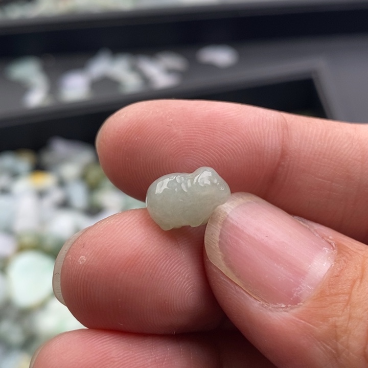 栀***枝翡翠未镶嵌吊坠(不含链)