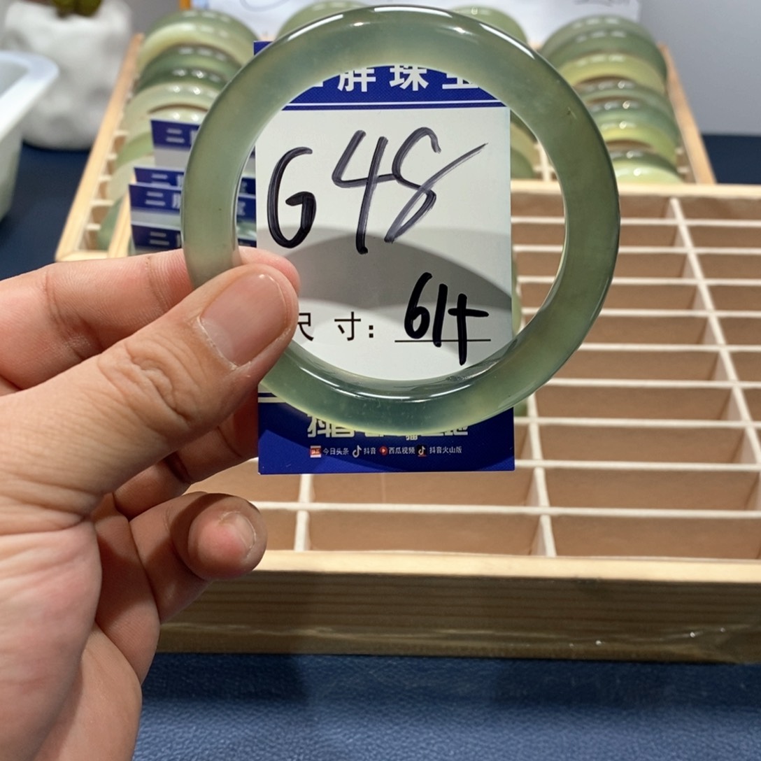 岫玉手镯未镶嵌手镯