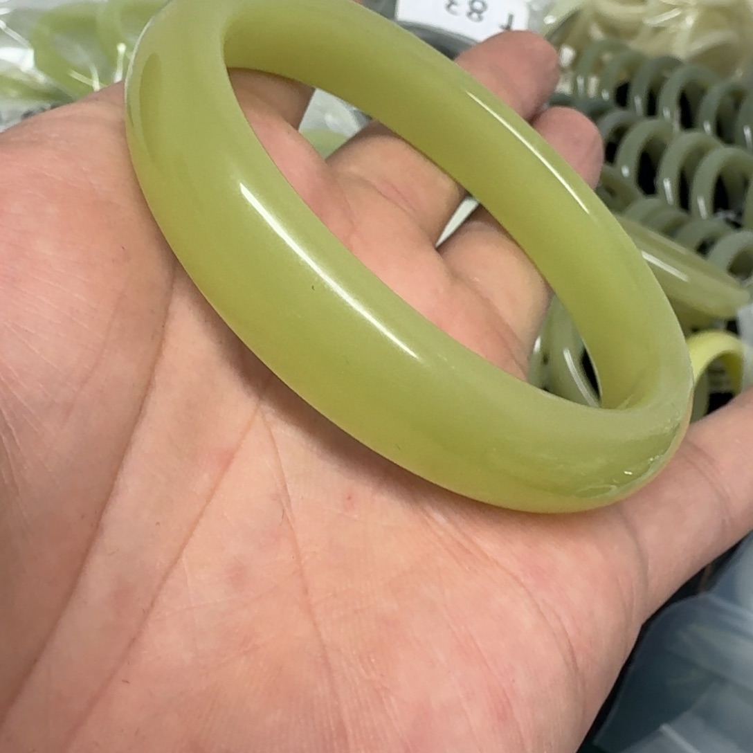 和田玉手镯未镶嵌68号手镯65圈口