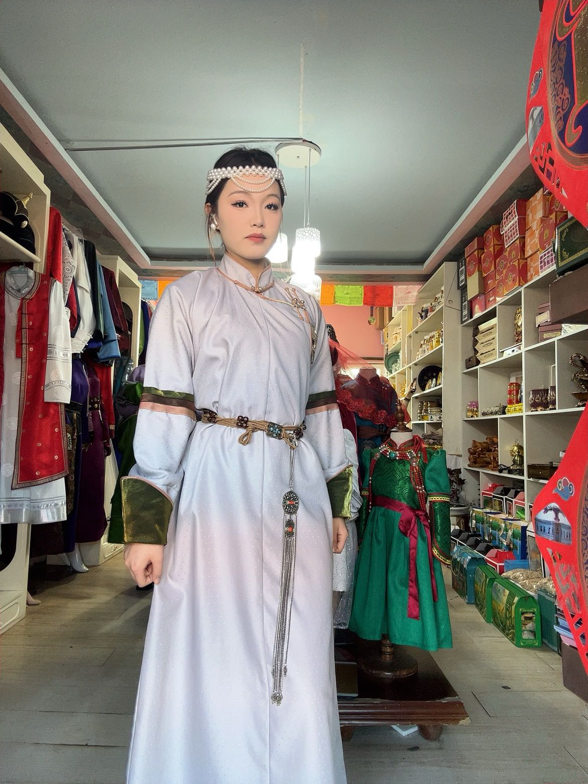超绝超美长款裙装蒙古服装修身（美女必备）