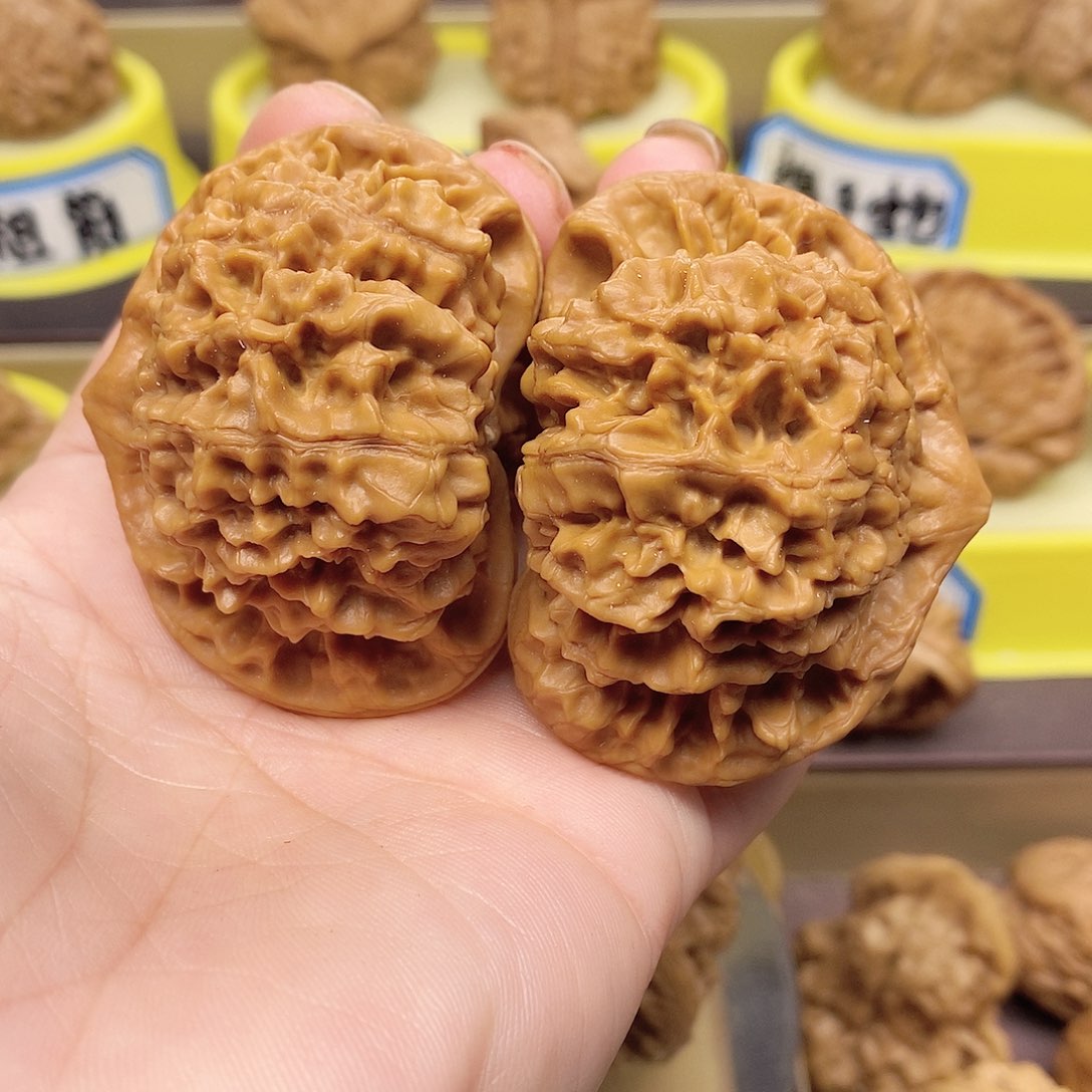 文玩核桃吊坠官帽53