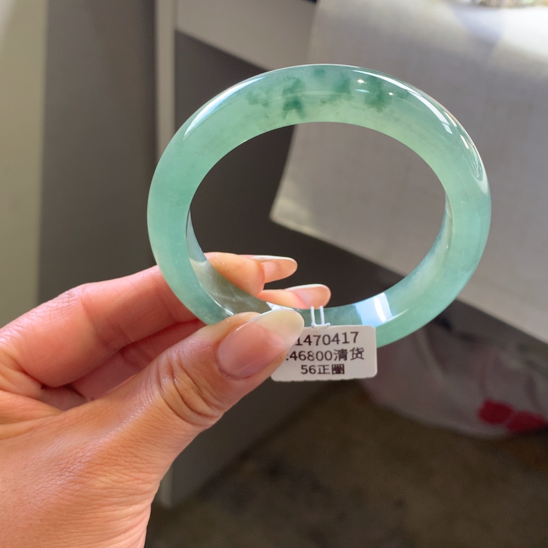 翡翠手镯未镶嵌晴绿飘花56正圈