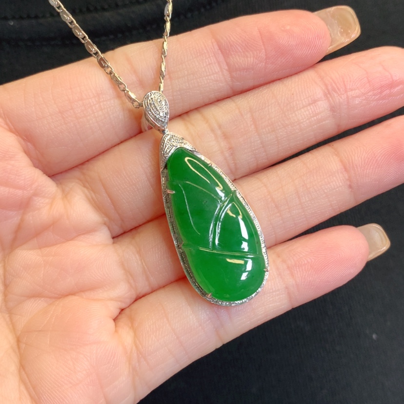 【闪购商品】翡翠18K金镶嵌颈饰玉米