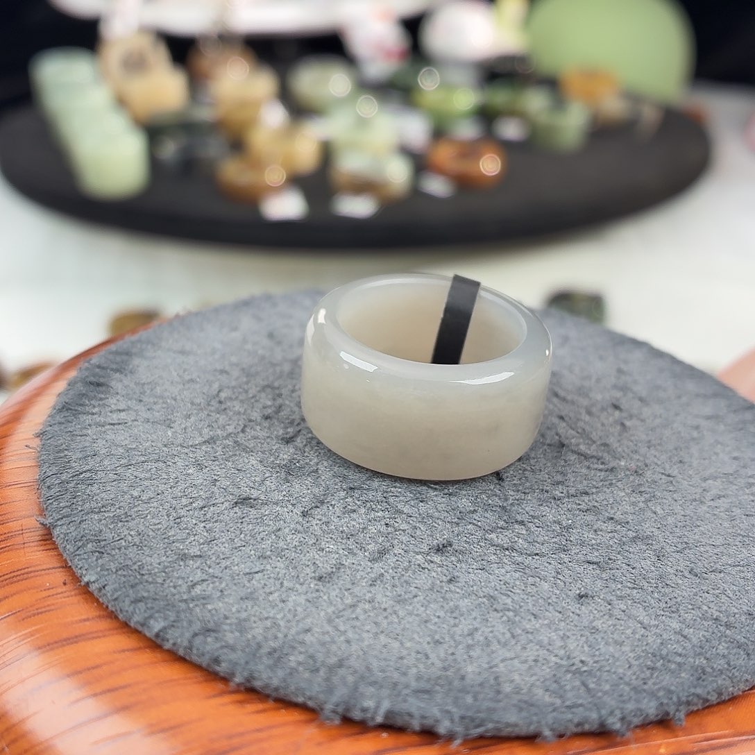 和田玉未镶嵌戒指b75灰圆切17.8