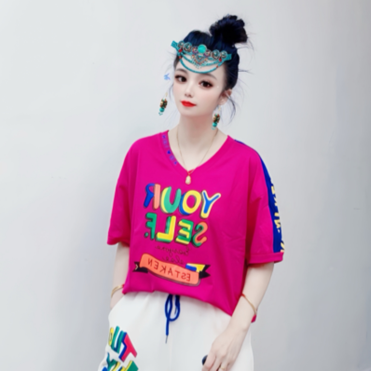 8605夏季薄款印花V领时尚休闲百搭宽松显瘦运动潮流洋气女T恤减龄