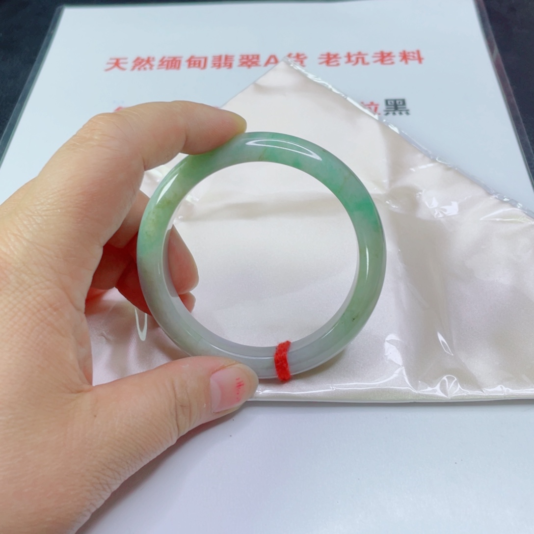 翡翠手镯未镶嵌我***月