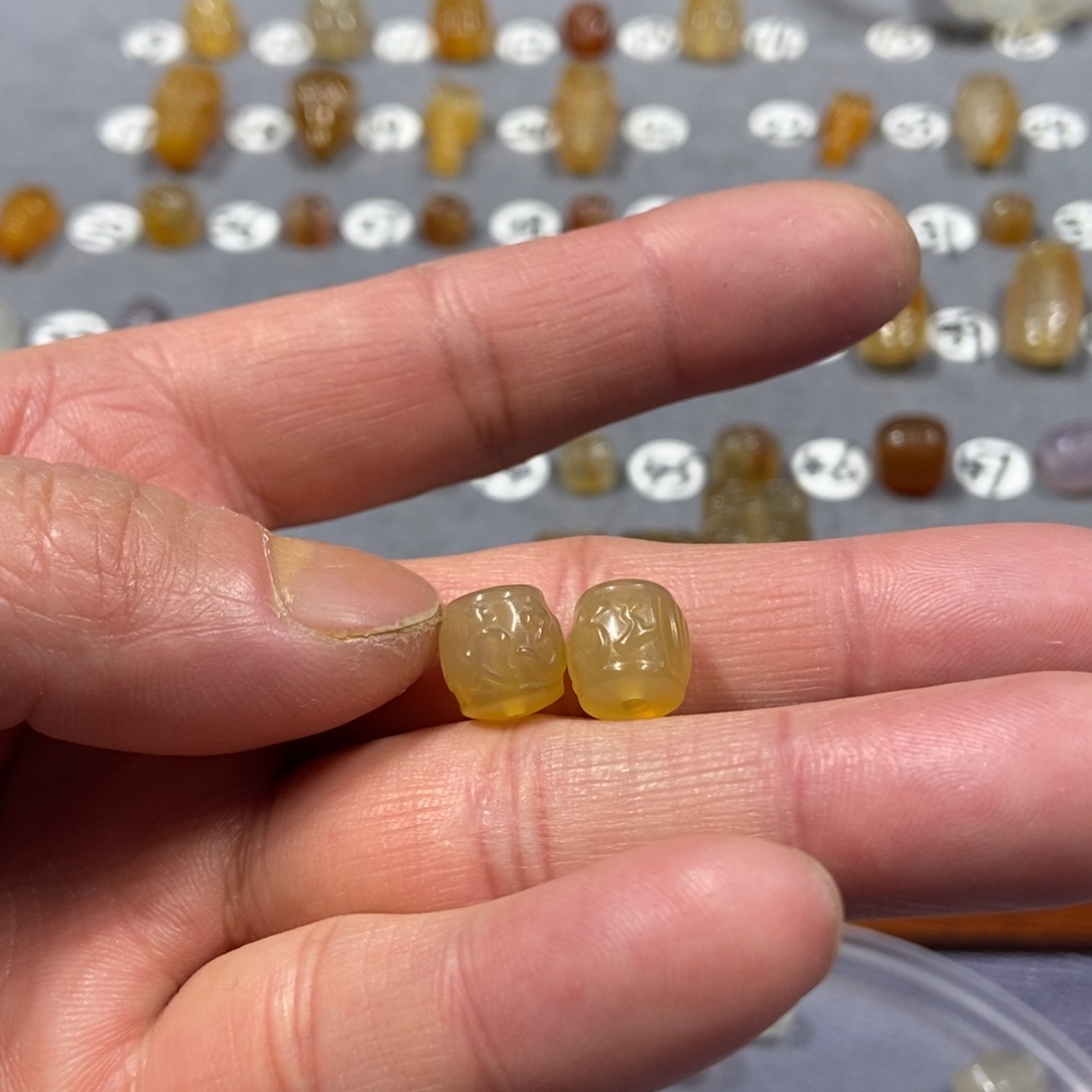 国***和玛瑙/玉髓合金颈饰珠