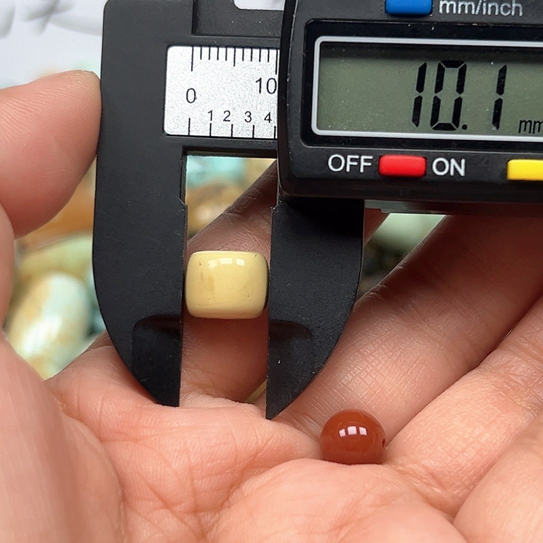 南红玛瑙未镶嵌珠宝奇石