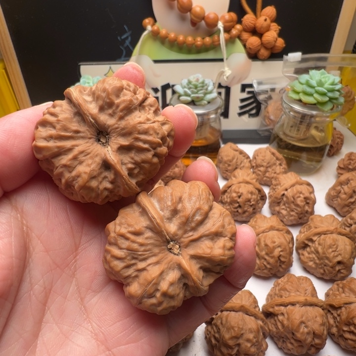 月***亮文玩核桃吊坠精品蛤蟆头精品链接