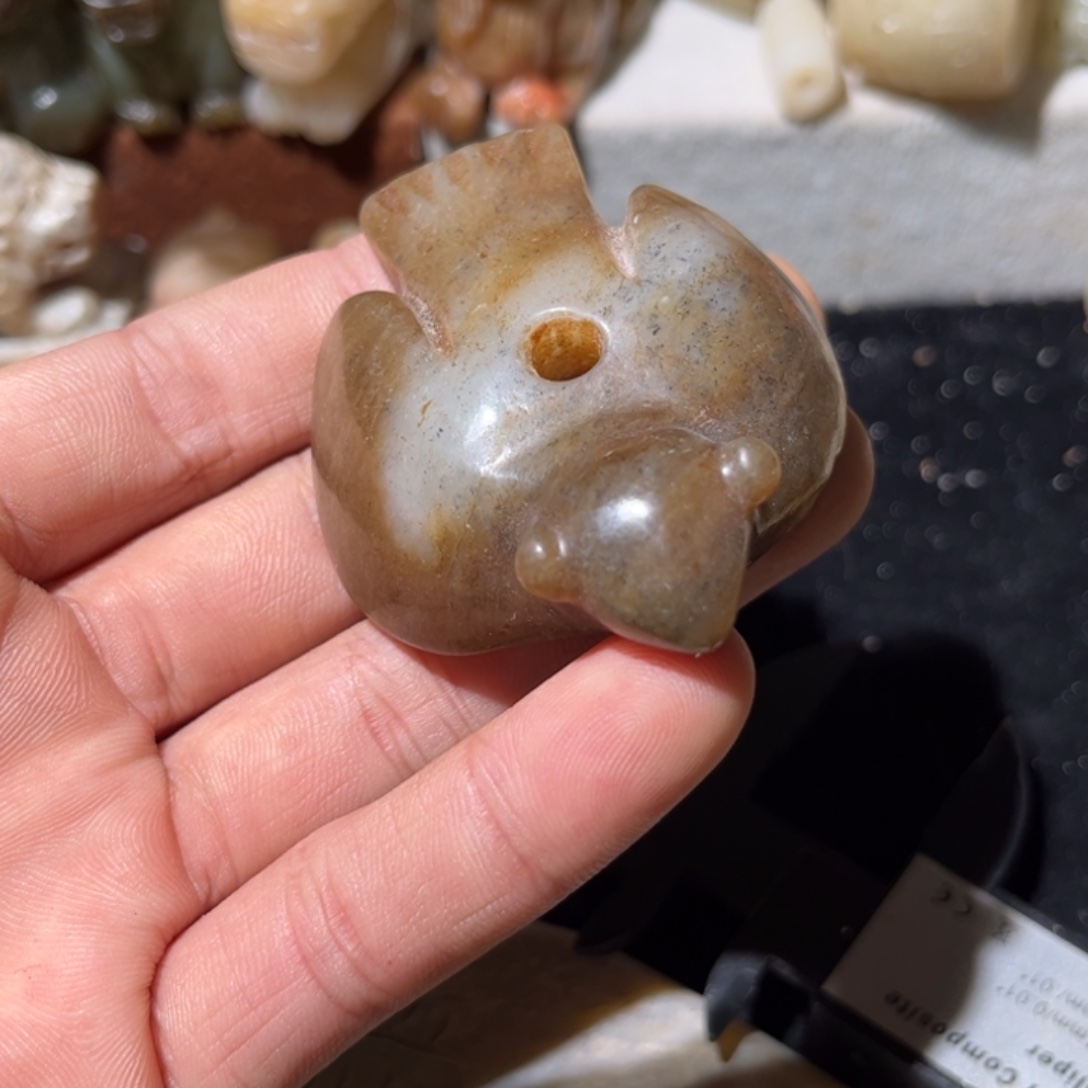 用***2和田玉未镶嵌挂件