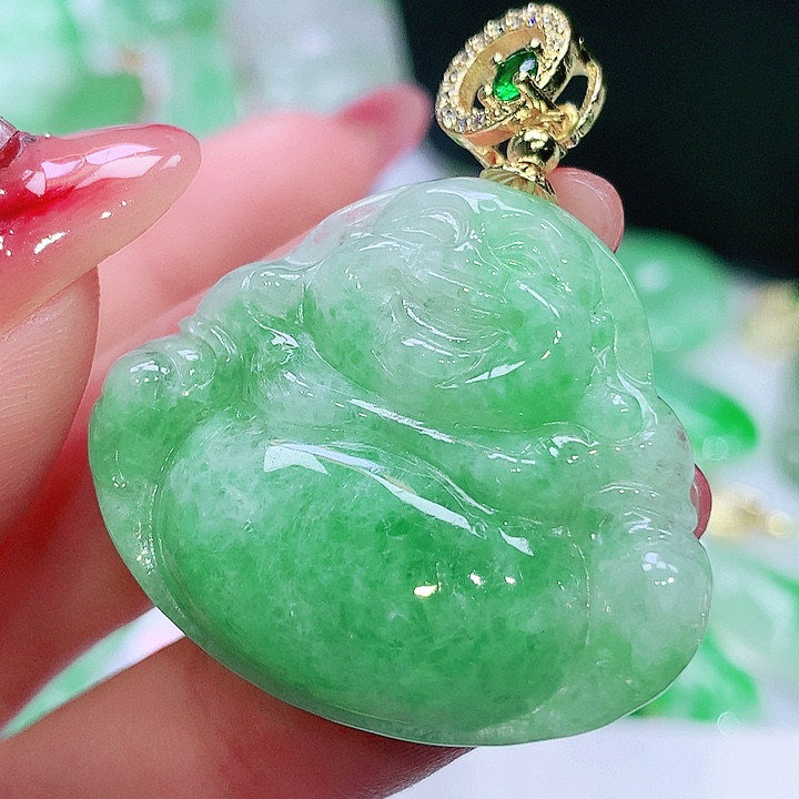 翡翠未镶嵌颈饰翡翠多样性发其一
