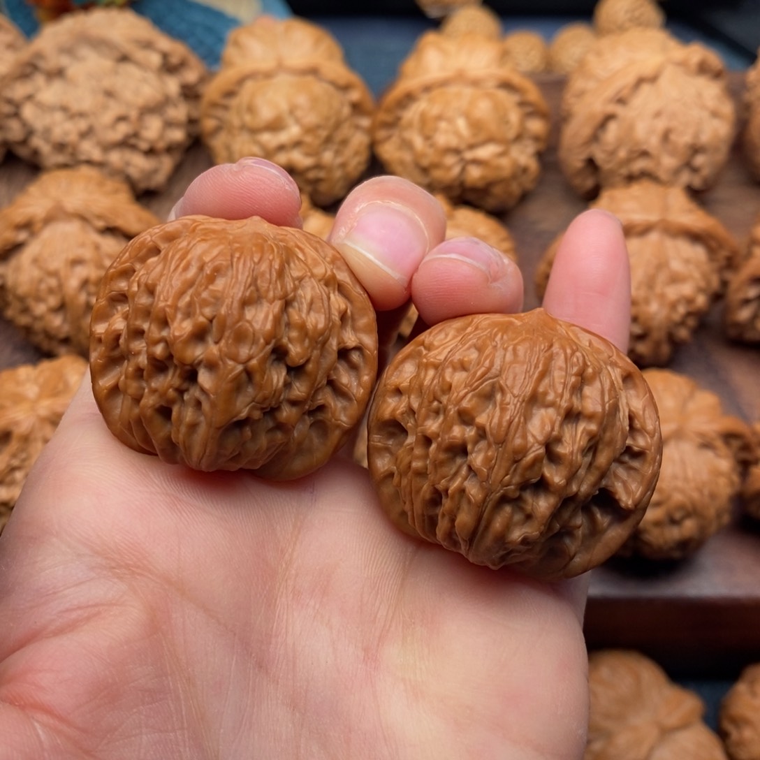 文玩核桃把件35山地石子磨