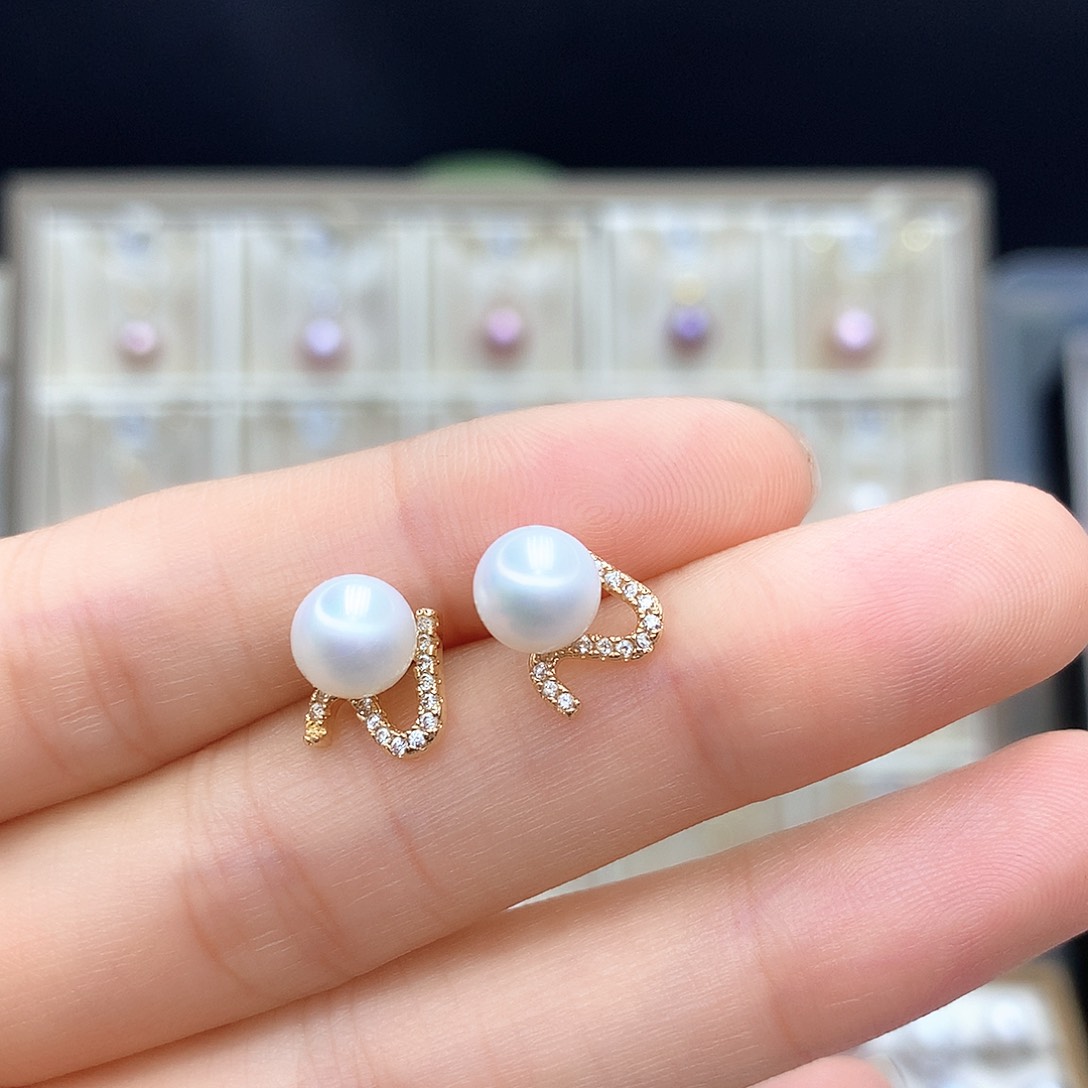 淡水珍珠合金颈饰