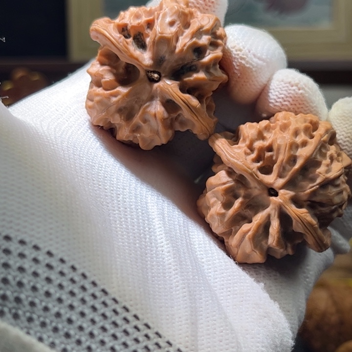 珊***文玩核桃吊坠磐石37