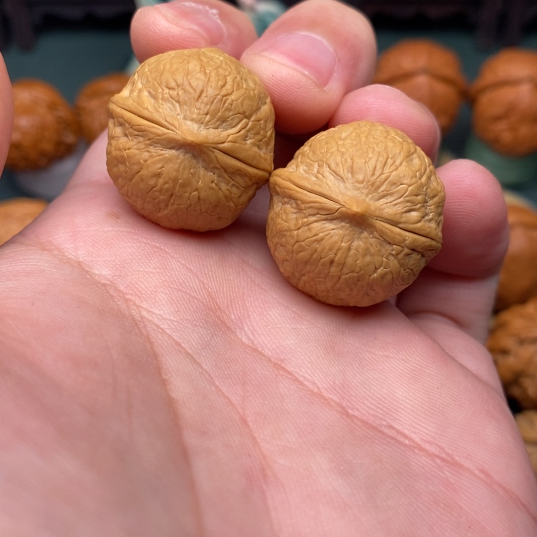 文玩核桃把件蛇皮球