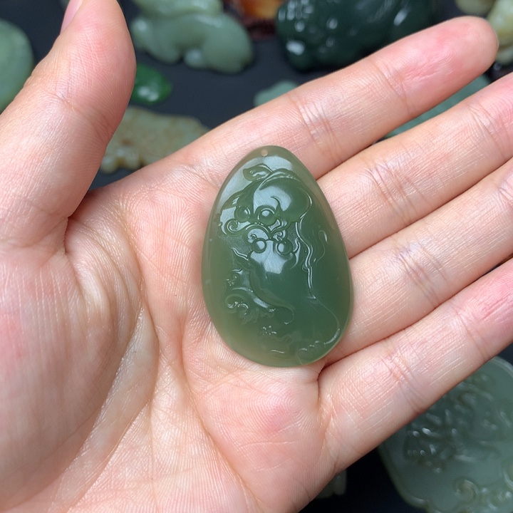 和田玉颈饰未镶嵌