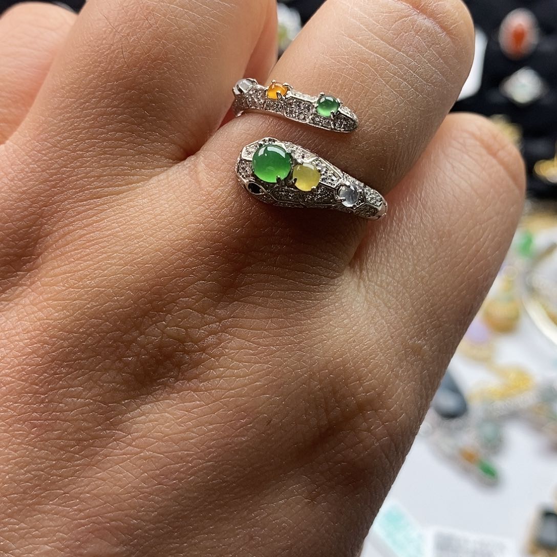 翡翠未镶嵌戒指翡翠