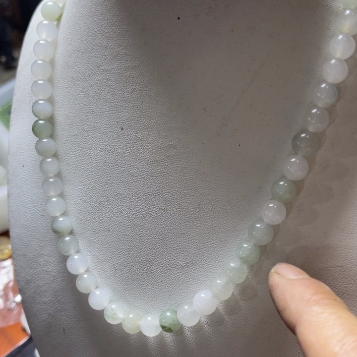 石英质玉未镶嵌颈饰