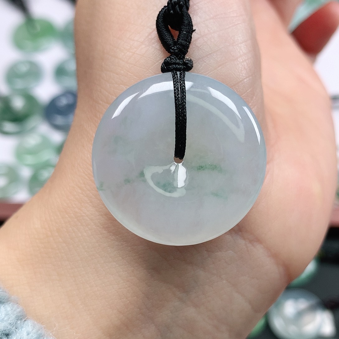 翡翠颈饰未镶嵌平安