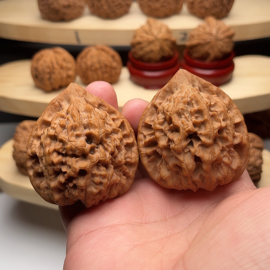 文玩核桃吊坠47麒麟纹官帽