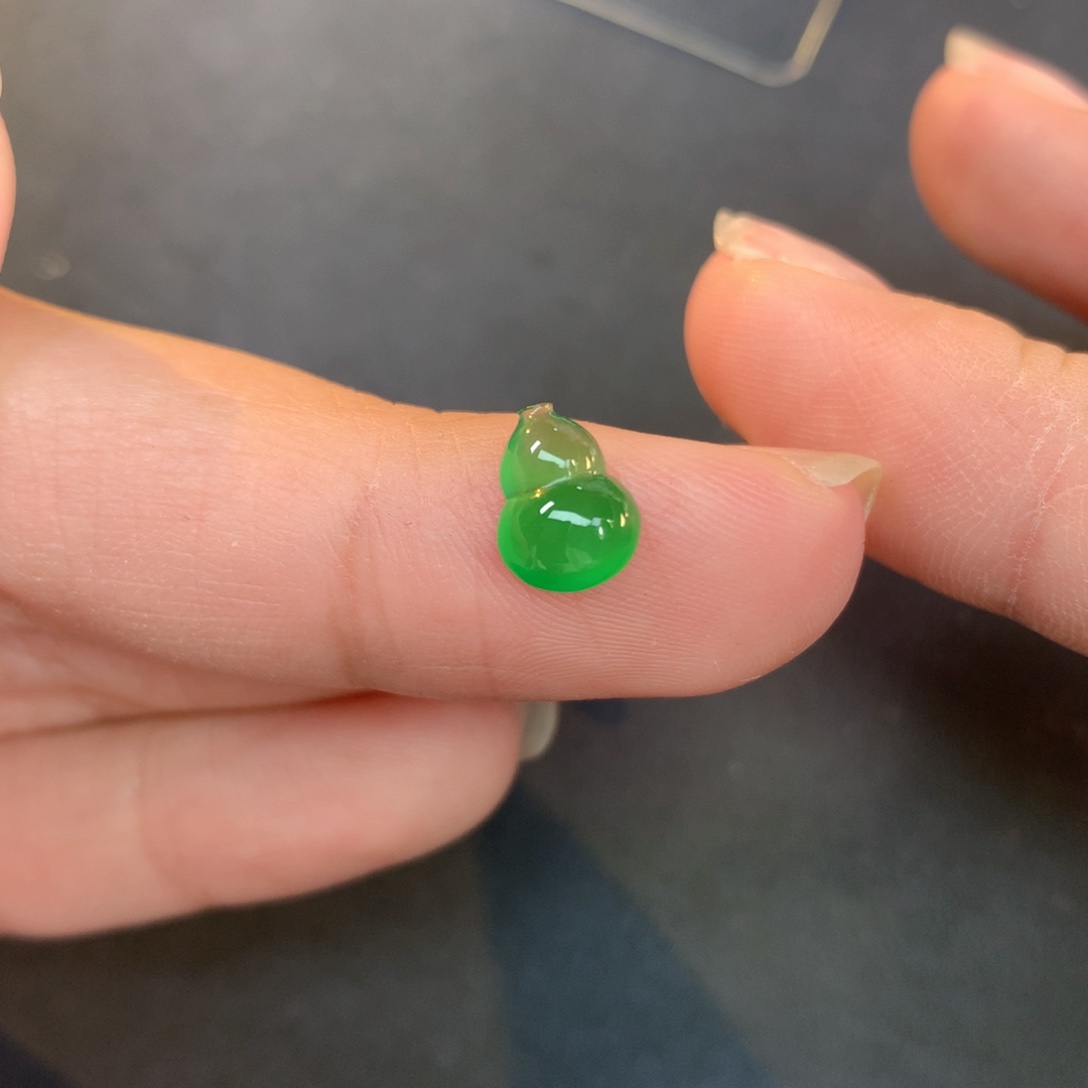 翡翠裸石8.64-6.61-3.56