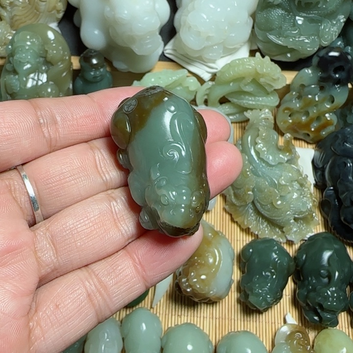 和田玉挂件未镶嵌格*化