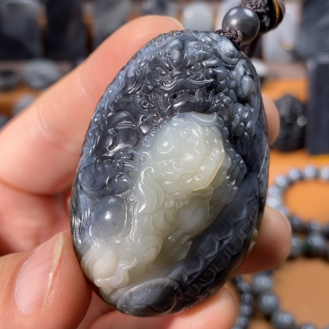 和田玉颈饰未镶嵌