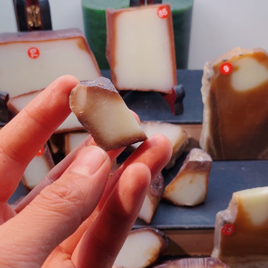 和田玉（糖玉）未镶嵌颈饰