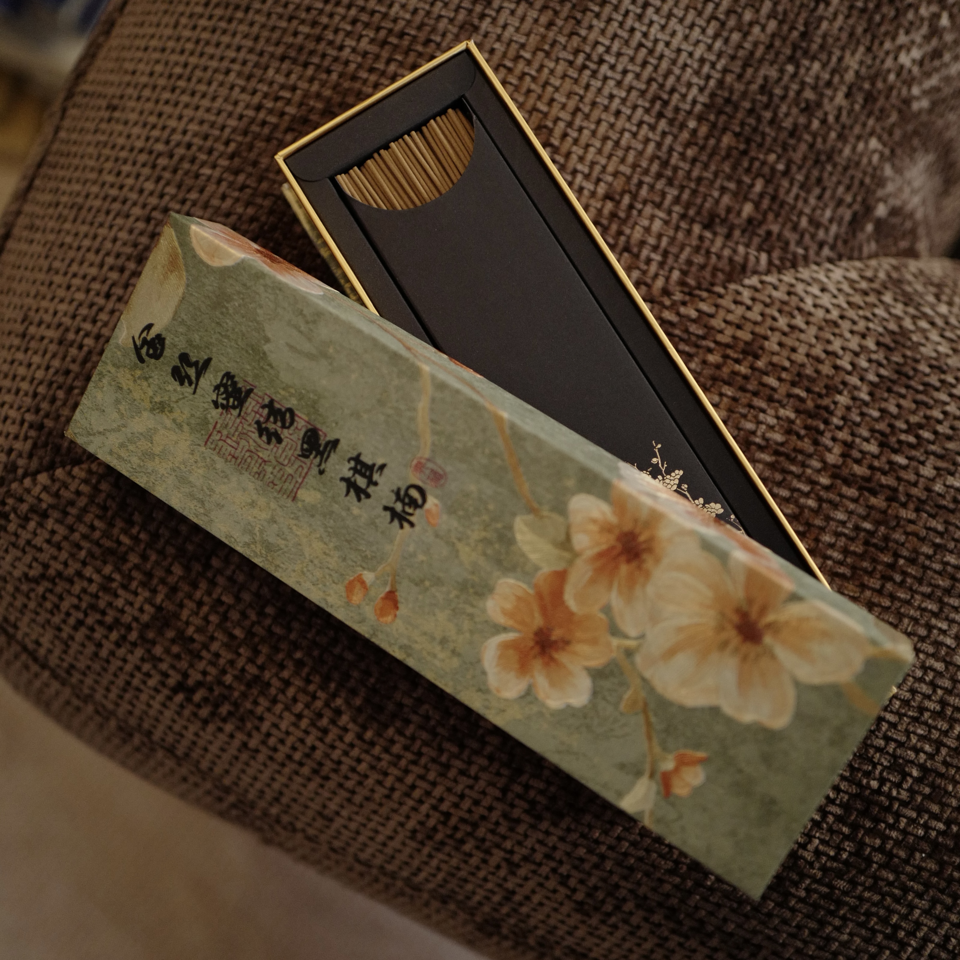 金丝蜜结黑奇楠线香W058032