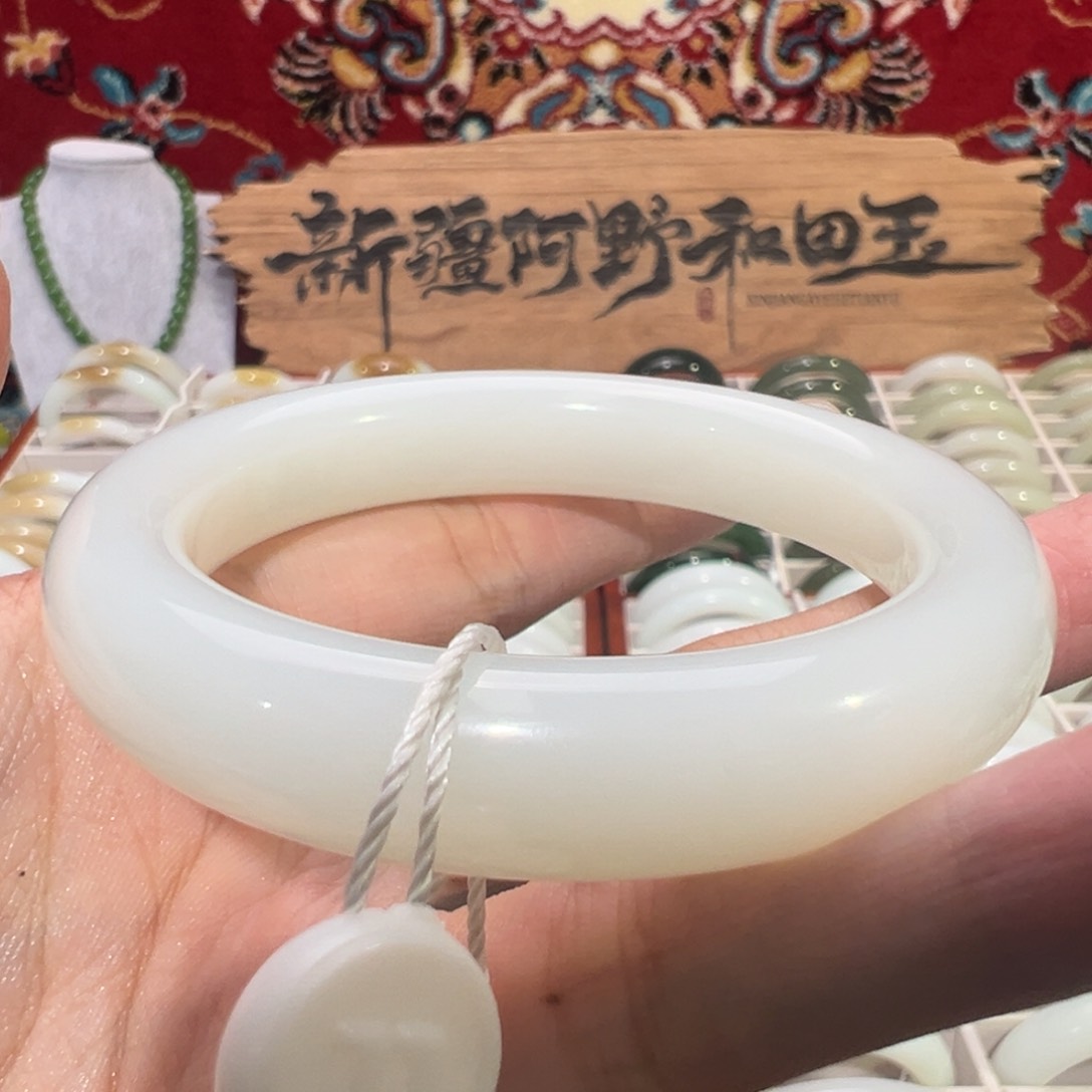 未镶嵌手镯和田玉老坑和田羊脂白玉手镯