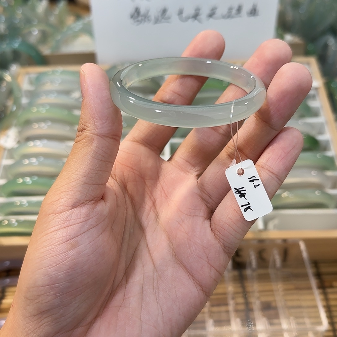 玛瑙/玉髓未镶嵌手镯圈口56.2