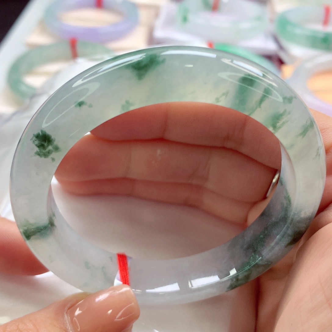 翡翠手镯未镶嵌师妹