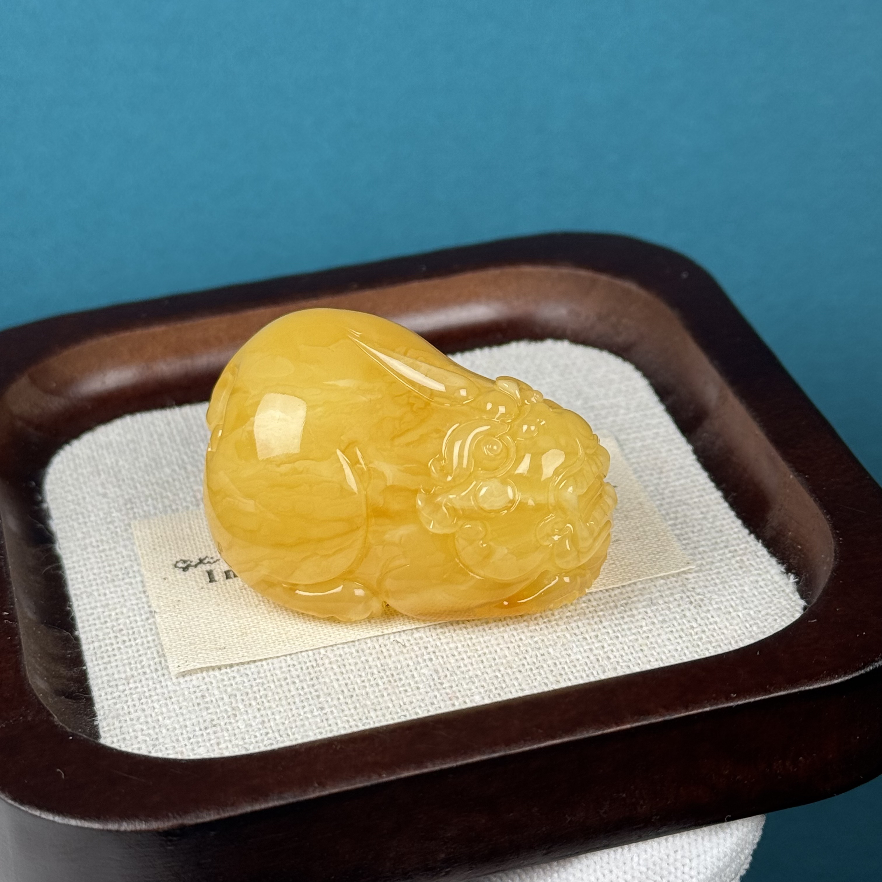 Y7231天然原矿蜜蜡 雕刻貔貅 34*46*26mm支持复检假一罚十