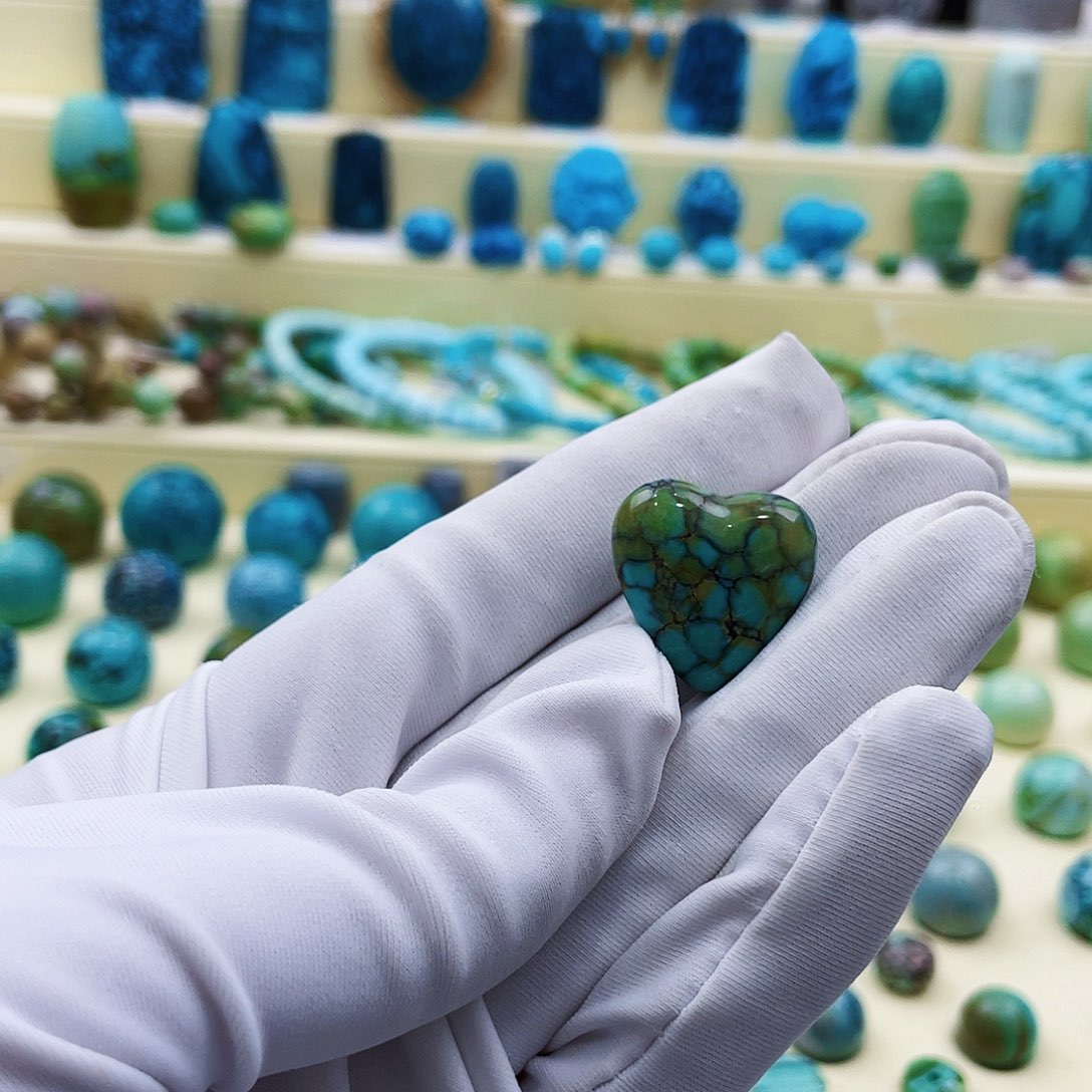 绿松石颈饰未镶嵌