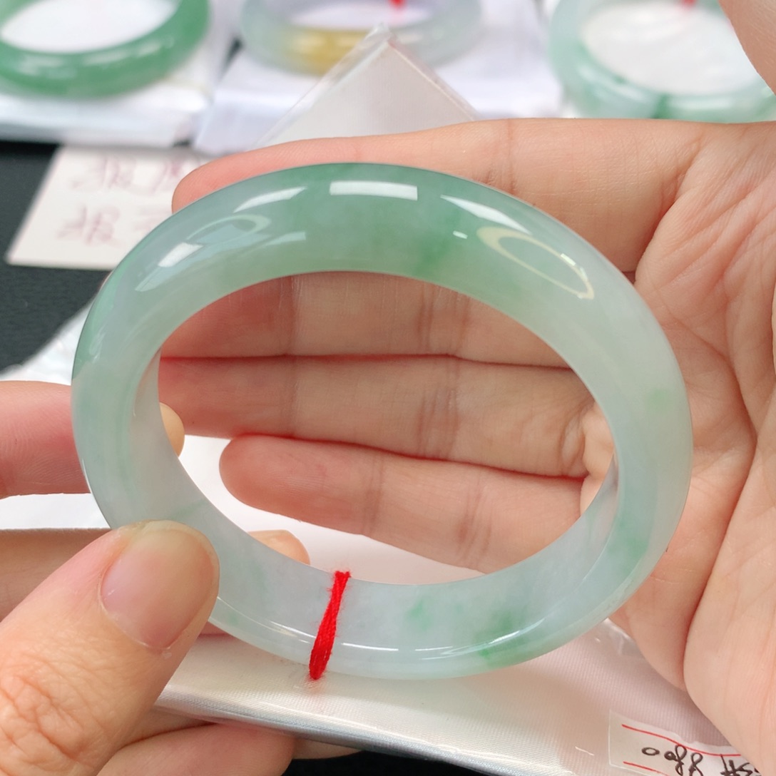 翡翠手镯未镶嵌翡翠53