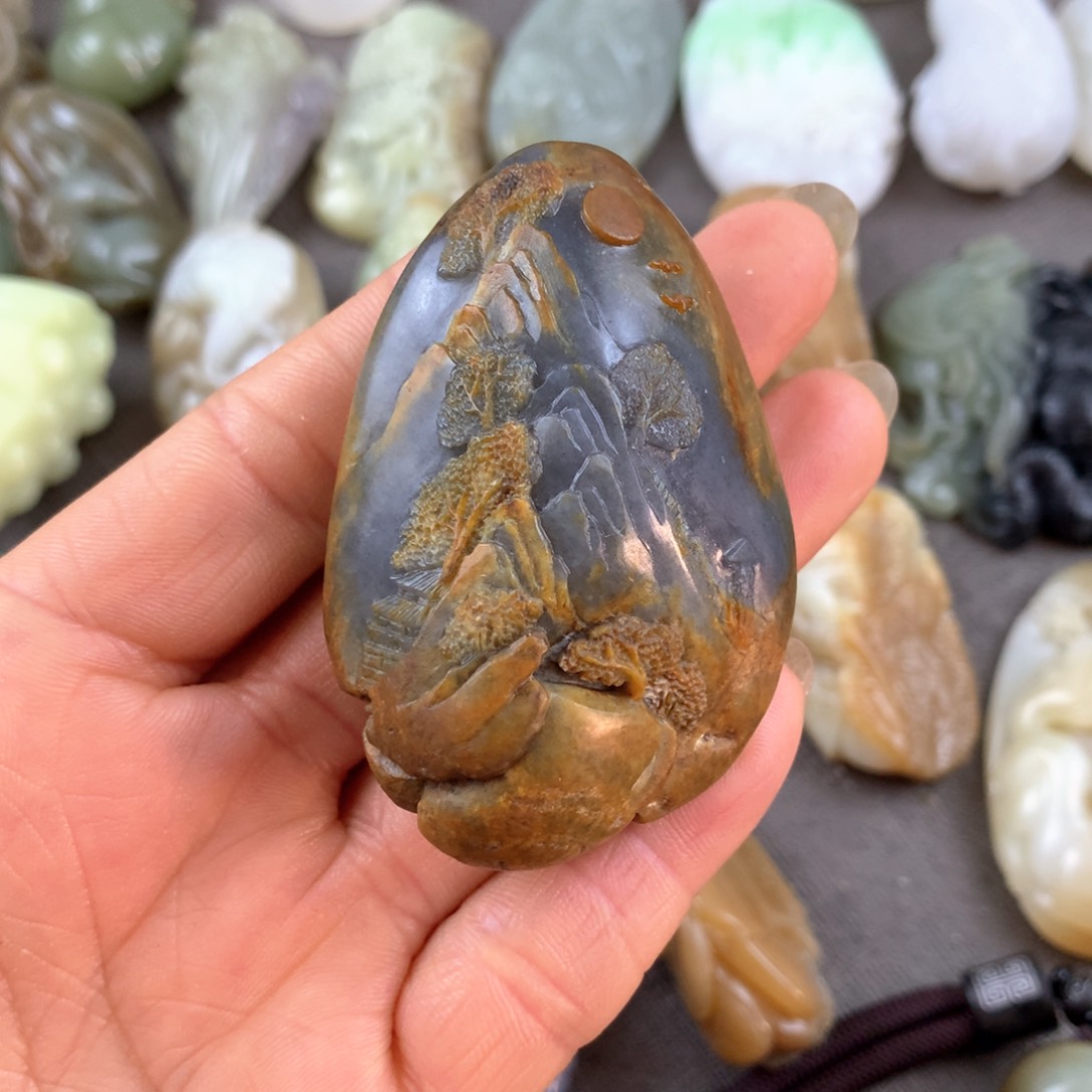 未镶嵌和田玉（糖玉）挂件